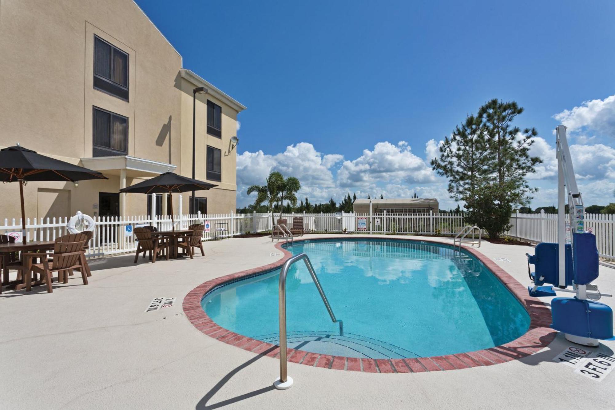 Holiday Inn Express & Suites Sebring By Ihg Eksteriør billede